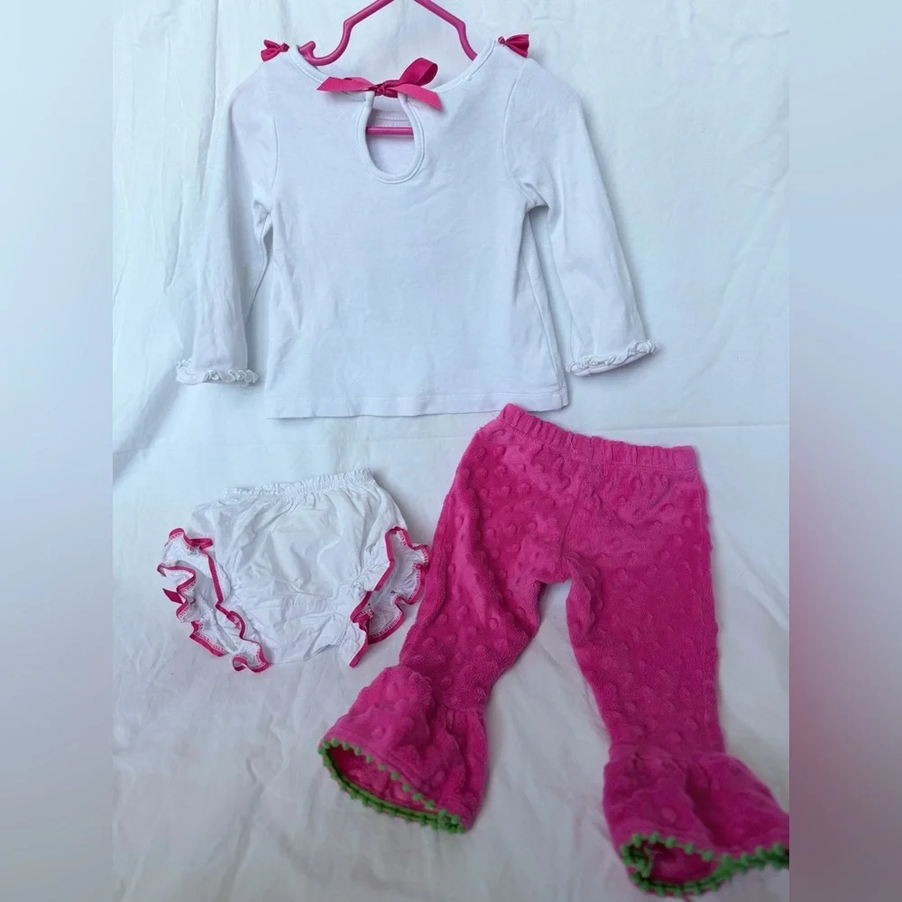 9-12 MTH Mud Pie Girls White Top & Hot Pink Ruffle Pants Holiday Pajama Set